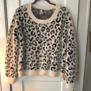 Mudd, size large, cheetah print